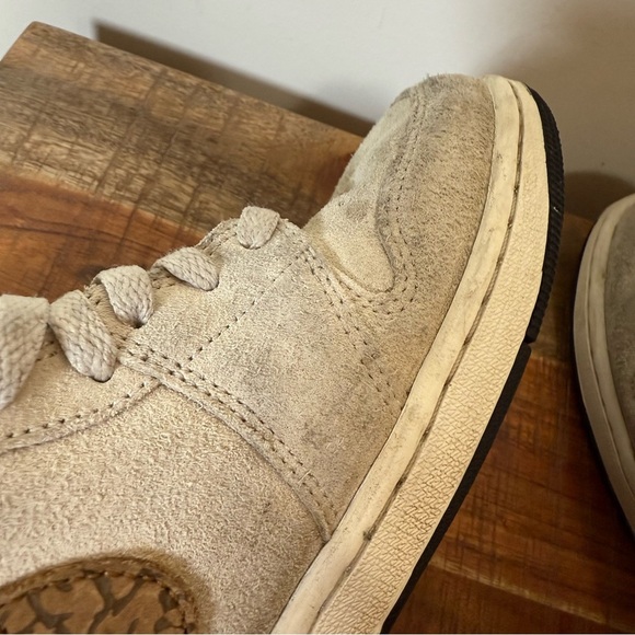 Men's Air Jordan 1 Mid Shoes, Size 10.5 - Picture 7 of 10